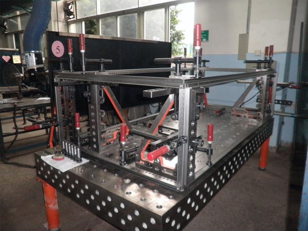 潔車車架三維組裝焊接平臺